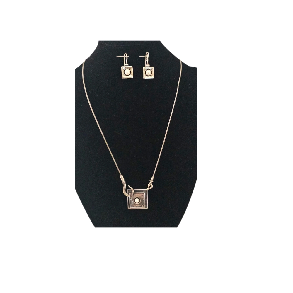 Silpada Didae N0488 Sterling Pearl Hook Hammered Square Pendant Necklace Earring
